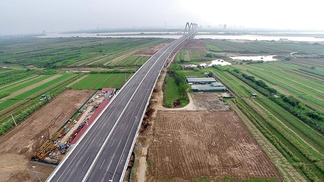 Đường Võ Nguyên Giáp khởi công tháng 8/2012 và đang được gấp rút hoàn thành chuẩn bị cho lễ thông xe dự kiến xe vào đầu năm 2015 cùng với công trình cầu Nhật Tân