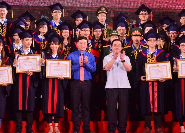 Hà Nội tổ chức lễ tuyên dương thủ khoa xuất sắc ở các trường đại học trên địa bàn