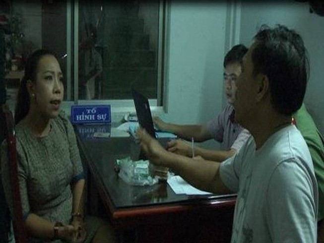 Bị can Phạm Lê Hoàng Uyển tại cơ quan công an