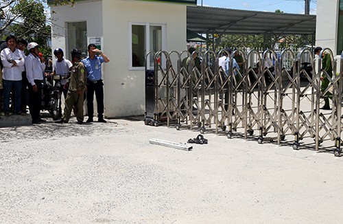 Cảnh sát khám nghiệm hiện trường