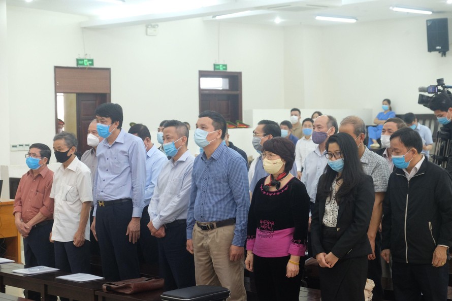Toàn cảnh phiên toà