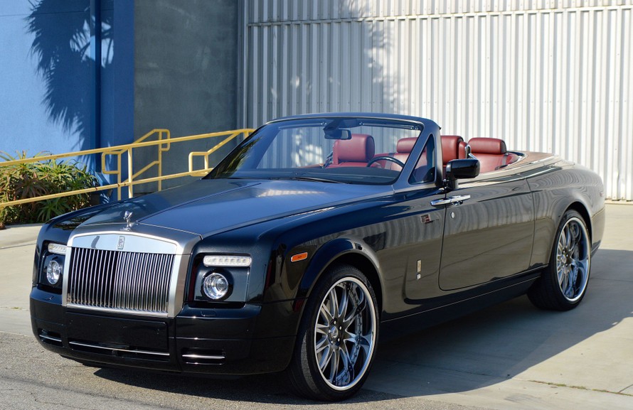 Rolls-Royce Phantom Drophead Coupe 2008 bán đấu giá chỉ 3,1 tỷ đồng