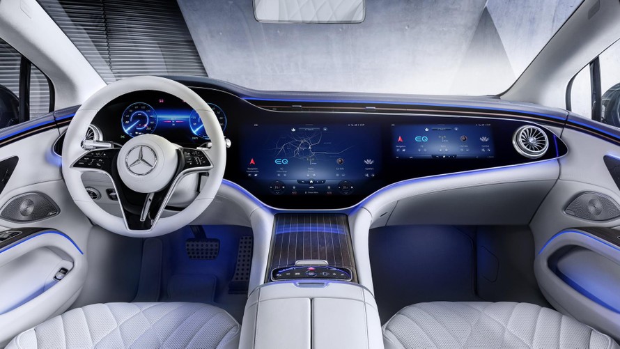 Mercedes-Benz EQS sở hữu màn hình 56 inch