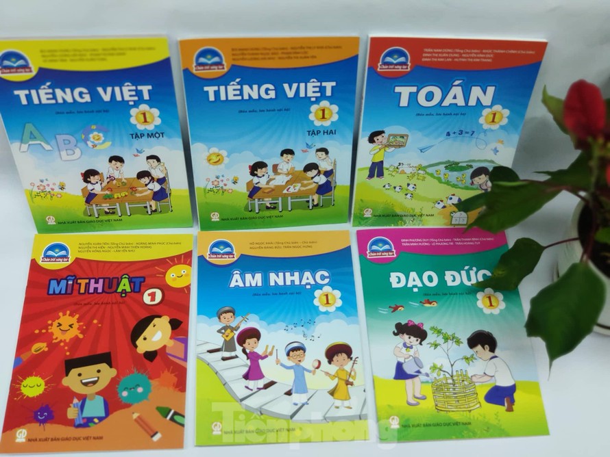 Giá sách giáo khoa lớp 2 mới cao gấp 3 lần giá hiện hành