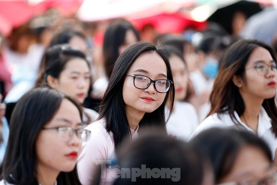 Nữ sinh trường ĐH Sư phạm Hà Nội. Ảnh: Như Ý