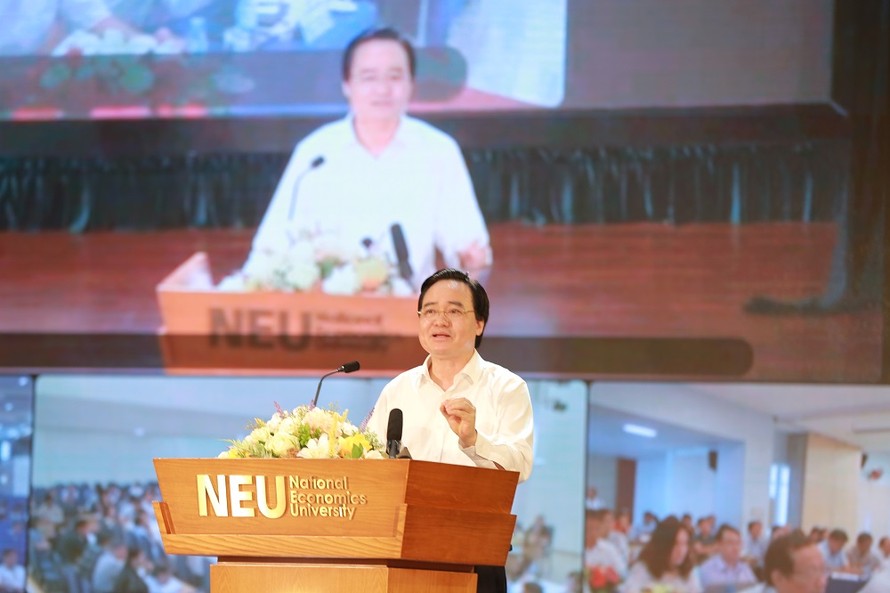 Bộ trưởng Phùng Xuân Nhạ phát biểu tại Hội nghị trực tuyến sáng 17/7