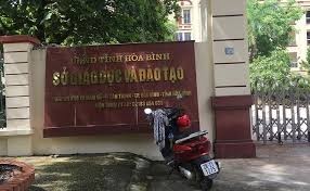 13 công chức Bộ GD&ĐT liên quan tới việc để xảy ra gian lận điểm thi ở Hà Giang, Sơn La và Hòa Bình năm 2018 bị xem xét kỷ luật.
