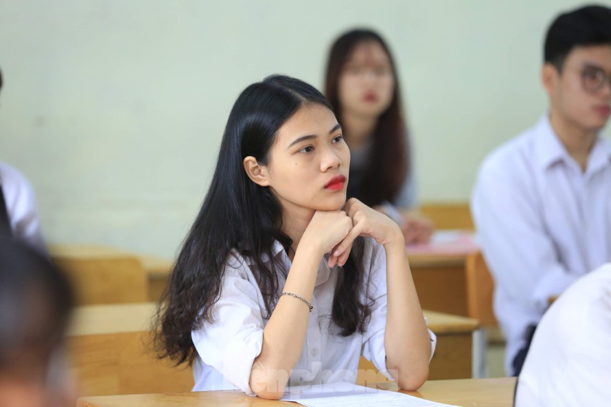 Khi tăng học phí, các trường có tính đến sức chịu đựng của người dân?