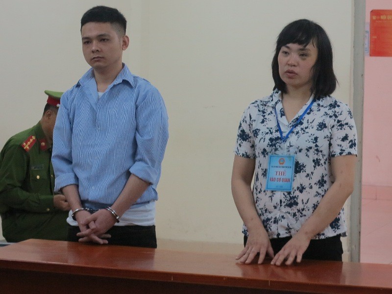 Phạm Văn Chung và Mai Kim Anh tại tòa.
