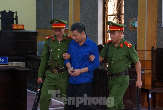 Sau khi Công an tỉnh Sơn La điều tra bổ sung, bị can Lò Văn Huynh đột ngột thay đổi lời khai, nói chưa cầm tiền của Phó phòng PA03 Công an tỉnh Sơn La.