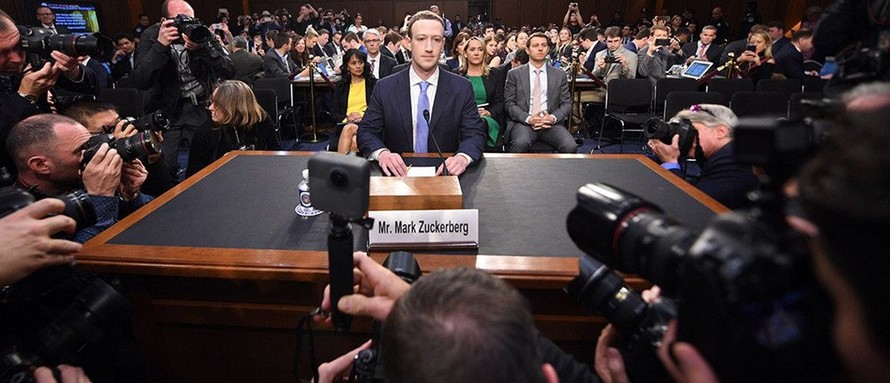 Ông chủ Faceboook điều trần trước Quốc hội Mỹ sau bê bối tài khoản người dùng bị sử dụng trái phép.