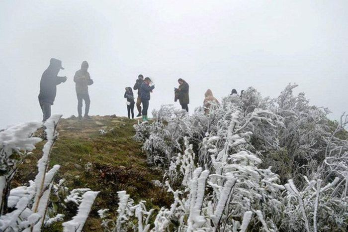 Mưa tuyết có thể xuất hiện trong hôm nay tại các vùng núi cao như Hoàng Liên Sơn.