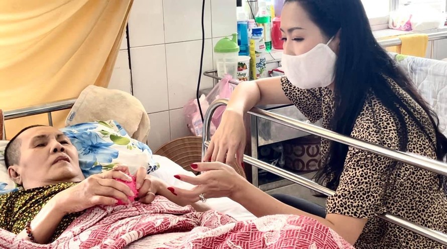 Trịnh Kim Chi tố có kẻ muốn chiếm đoạt tiền ủng hộ nghệ sỹ Hoàng Lan 