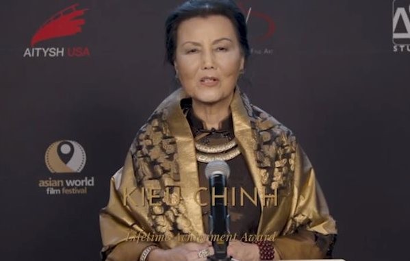 'Tứ đại mỹ nhân Sài Gòn' Kiều Chinh nhận giải thưởng Điện ảnh tại Mỹ ở tuổi 84
