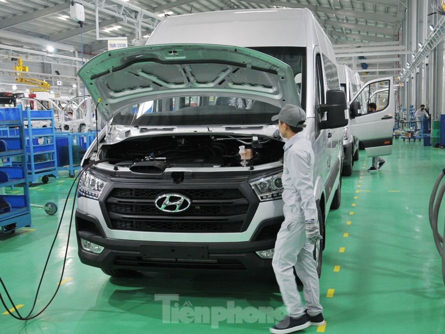 Nhiều doanh nghiệp ô tô trong nước đẩy mạnh mở rộng nhà máy, đầu tư dây chuyền mới. Ảnh chụp tại Nhà máy Bus Thaco ở Chu Lai, Quảng Nam