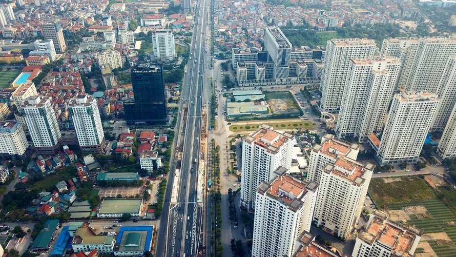Đường trên cao Mai Dịch - cầu Thăng Long trước giờ cấm xe trong 3 ngày
