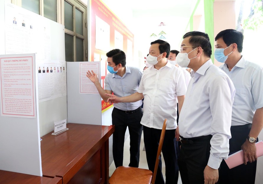 Chủ tịch Hà Nội: Diễn tập công tác bầu cử ở xã đang cách ly