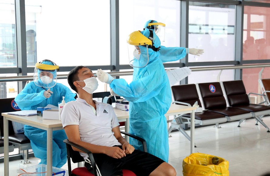 Danh sách 180 cơ sở y tế ngoài công lập người dân Hà Nội có thể đến xét nghiệm SARS-CoV-2