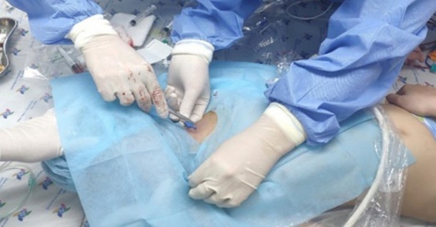 BS cứu sống bệnh nhi suýt chết do mẹ tự cho uống thuốc