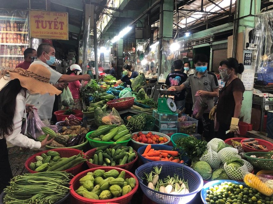 TPHCM chuẩn bị mở lại chợ truyền thống
