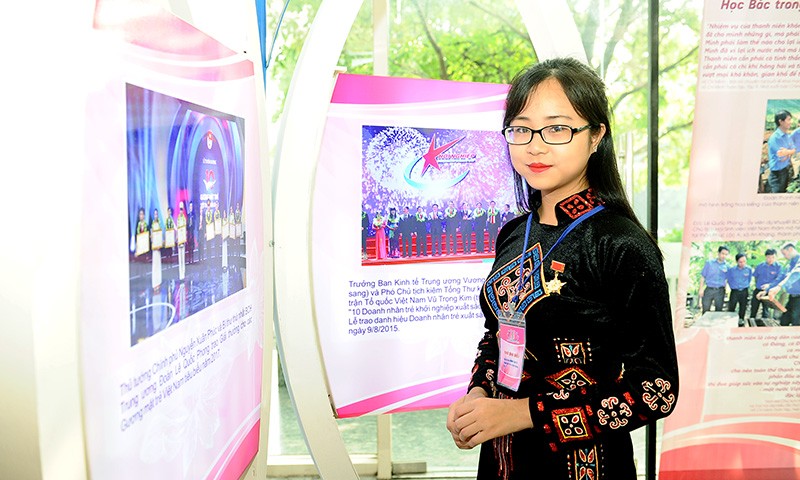 Mông Cẩm Tú giành nhiều giải thưởng tại các kỳ thi Học sinh giỏi