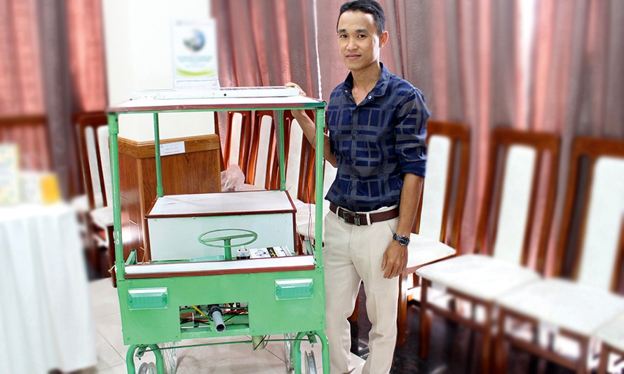 Mô hình xe năng lượng phục vụ nông nghiệp của Trần Trung Hiếu là một trong 10 ý tưởng xuất sắc lọt vào Chung kết cuộc thi. Ảnh: Báo An Giang