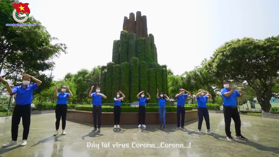 Áo xanh phòng chống Covid-19 bằng vũ điệu Ghen Cô Vy