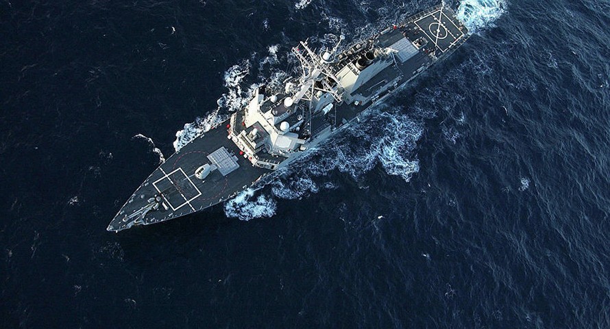 Hải quân Nga theo sát tàu chiến Mỹ trên biển Đen
