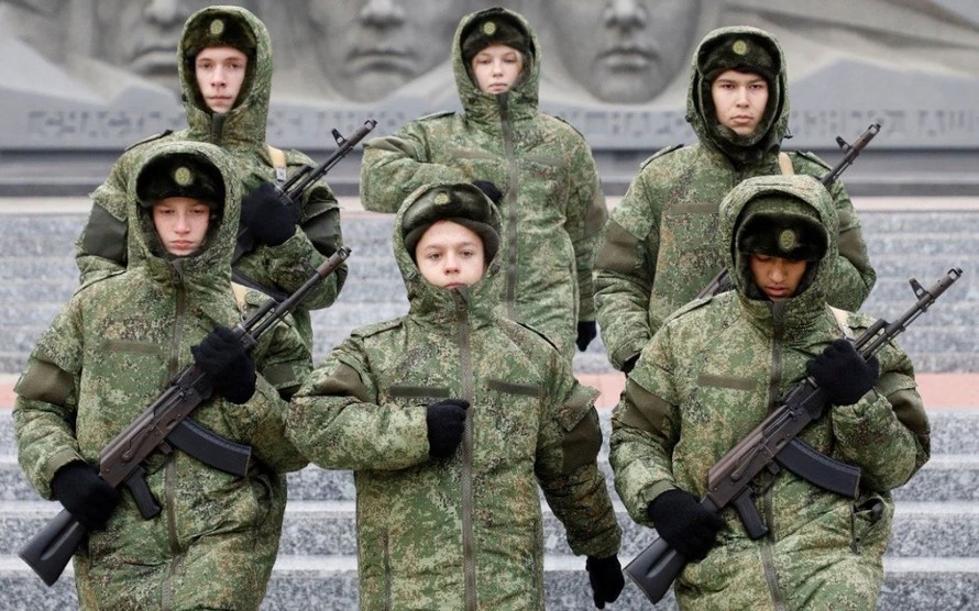 Với sự suy giảm dự kiến ở nam giới trong độ tuổi 20-34 vào năm 2030, để duy trì quân đội 900.000 người, Nga sẽ phải tăng tỷ lệ quân sự hóa lên 7,79% vào năm 2025 