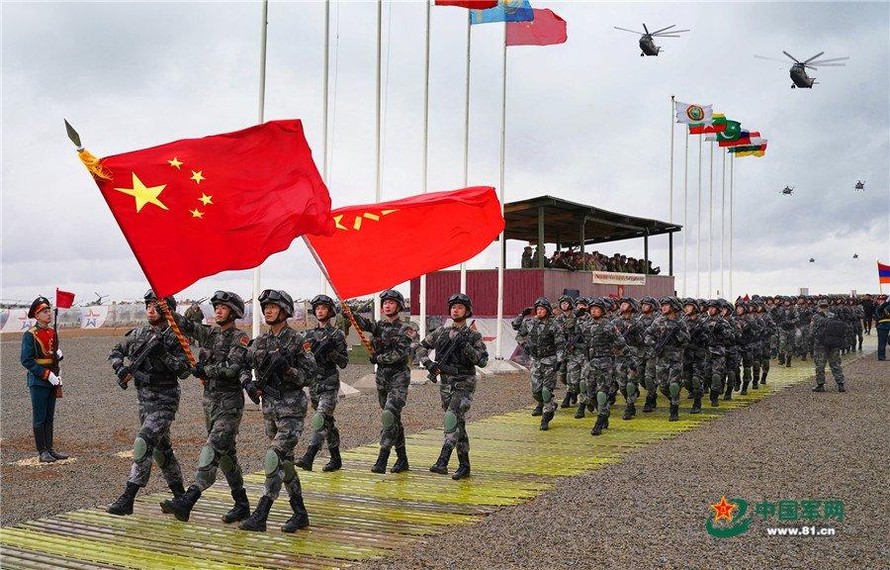 Quân đội Trung Quốc tham gia duyệt binh trong lễ khai mạc cuộc tập trận chiến lược Kavkaz-2020 vào ngày 19 tháng 9 năm 2021 tại Nga. Ảnh: Bộ Quốc phòng Trung Quốc