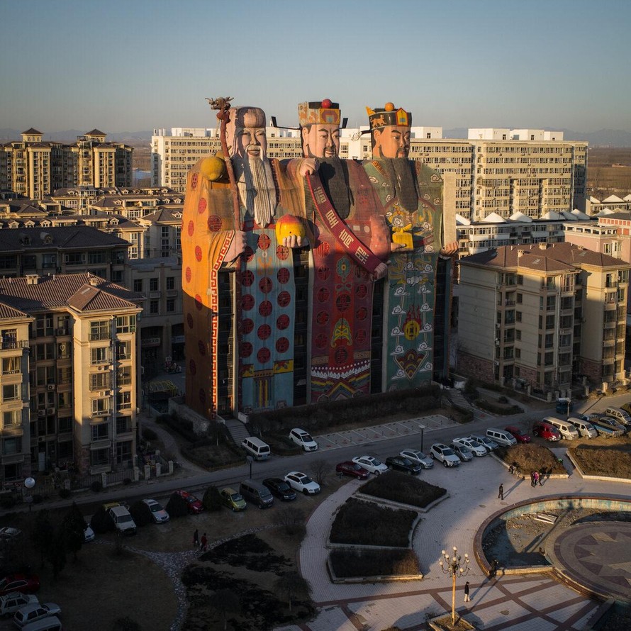 Giới chức Trung Quốc hết chịu nổi các công trình kiến trúc 'quái thai, dị dạng'