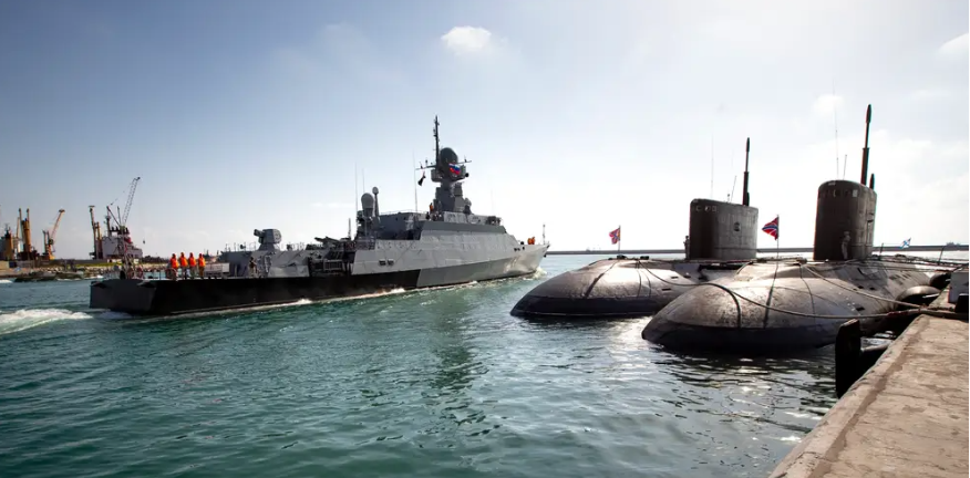 Tàu tên lửa Veliky Ustyug của hải quân Nga xuất phát từ cơ sở hải quân Nga ở Tartus, Syria, để tuần tra ở phía đông Địa Trung Hải, ngày 26 tháng 9 năm 2019. Associated Press