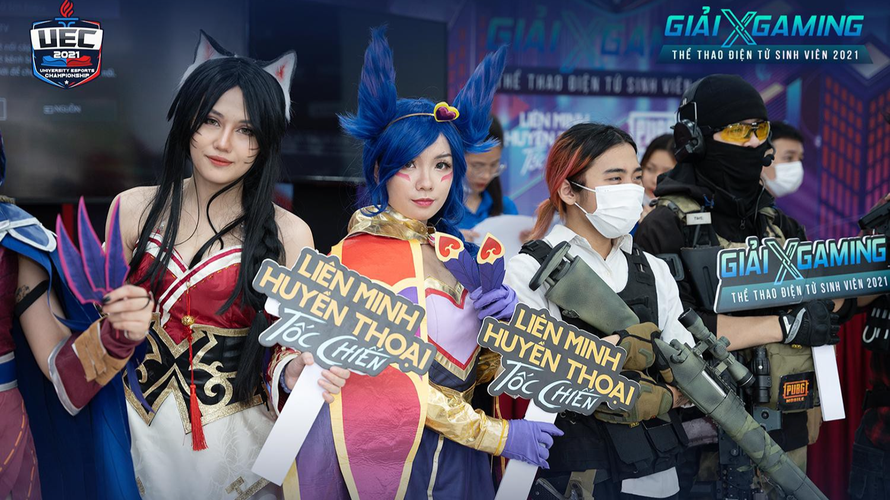 Những cô nàng diện cosplay đẹp mê ly tại vòng Chung kết XGaming UEC 2021