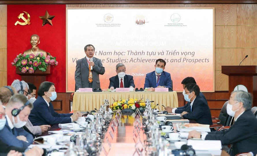 Các đại biểu tham dự tại diễn đàn.