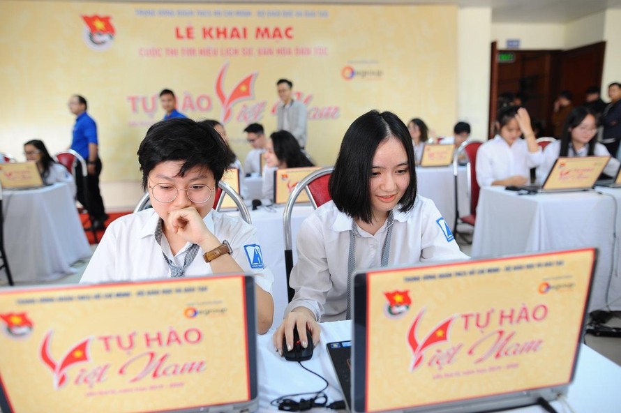 Học sinh tham dự cuộc thi "Tự hào Việt Nam" lần thứ III. Ảnh: DƯƠNG TRIỀU