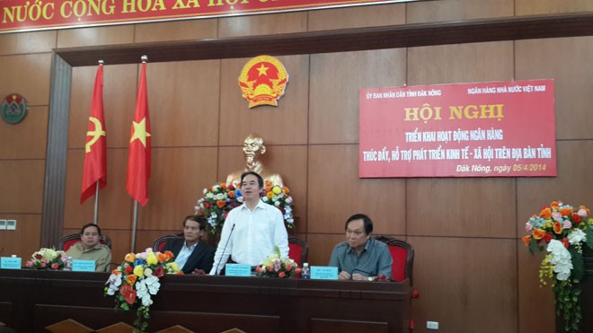 Thống đốc Nguyễn Văn Bình làm việc với tỉnh Đắk Nông sáng 5/4. Ảnh: Khánh Huyền