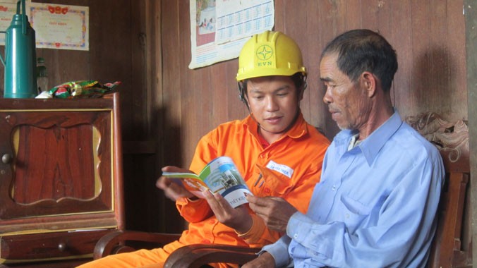 Điện khí hóa đã làm thay đổi bộ mặt nông thôn Việt Nam. Ảnh: Quỳnh Nga