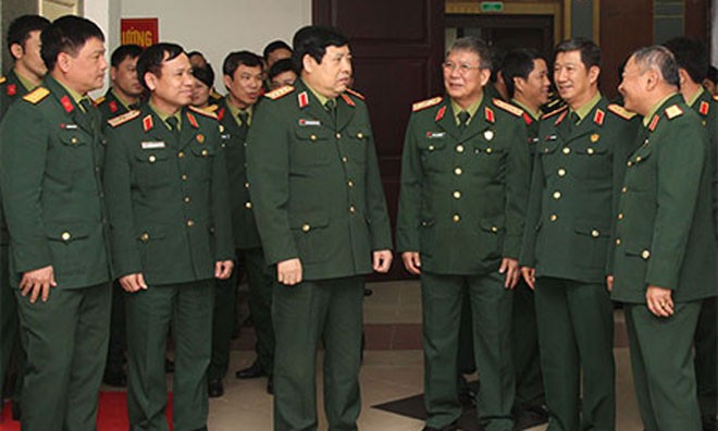 Đoàn đại biểu quân sự cấp cao Việt Nam tham dự ADMM-8 do Đại tướng Phùng Quang Thanh, Bộ trưởng Bộ Quốc phòng dẫn đầu.