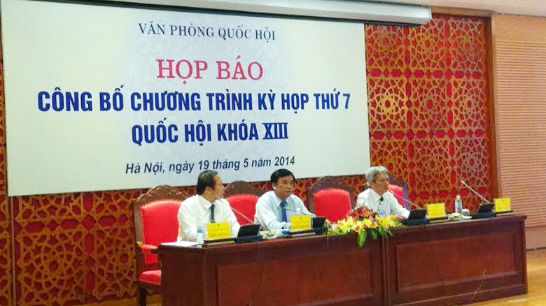  Quốc hội Việt Nam chủ trương giải quyết vấn đề biển Đông bằng biện pháp hòa bình, trên cơ sở luật pháp quốc tế