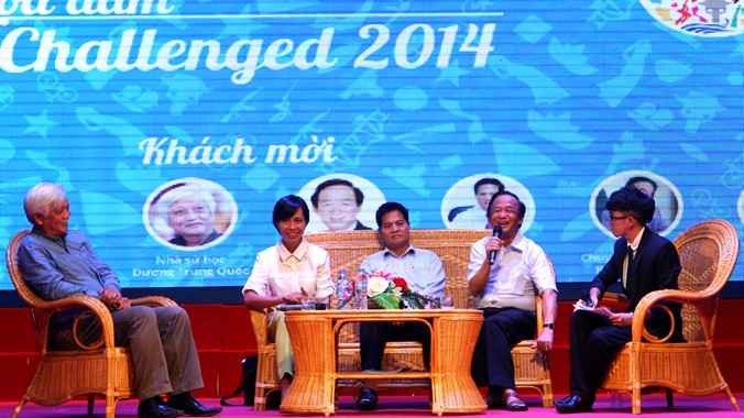 Người trẻ tranh luận “Tôi và Đất nước“