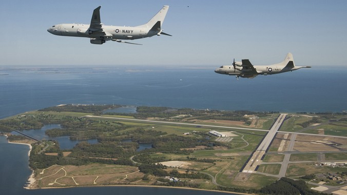 Máy bay trinh sát chống ngầm P-8 và P-3 của Mỹ. Ảnh: US Navy