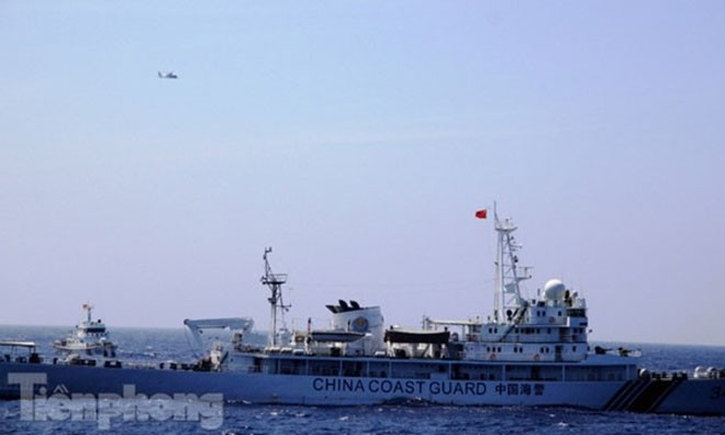 Máy bay và tàu Hải cảnh Trung Quốc hoạt động phi pháp tại vùng biển Việt Nam. Ảnh:Nguyễn Huy