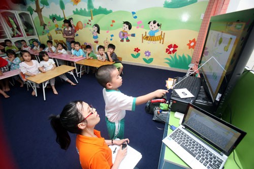Ở các trường, bảng tương tác chủ yếu dùng trong một số giờ học tiếng Anh - Ảnh: Đào Ngọc Thạch (Thanh Niên) 