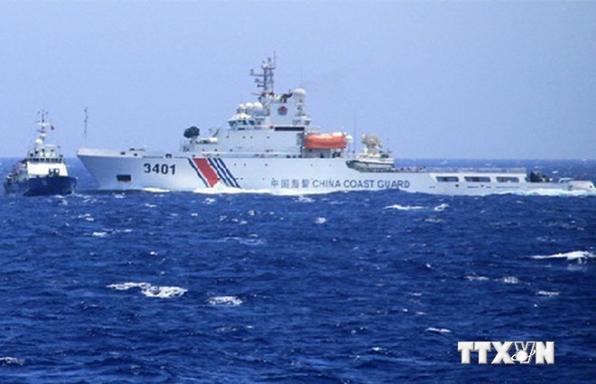 Tàu Trung Quốc ngăn chặn tàu chấp pháp Việt Nam thực thi quyền chủ quyền ở Biển Đông (Nguồn: TTXVN) 