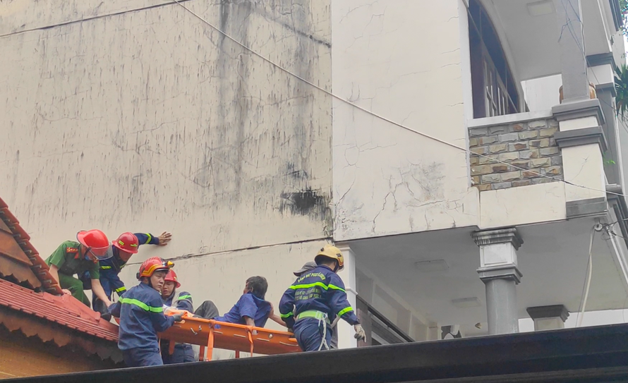 Rơi từ tầng 3 khi đang sơn tường, người đàn ông thoát chết nhờ mái ngói nhà hàng xóm