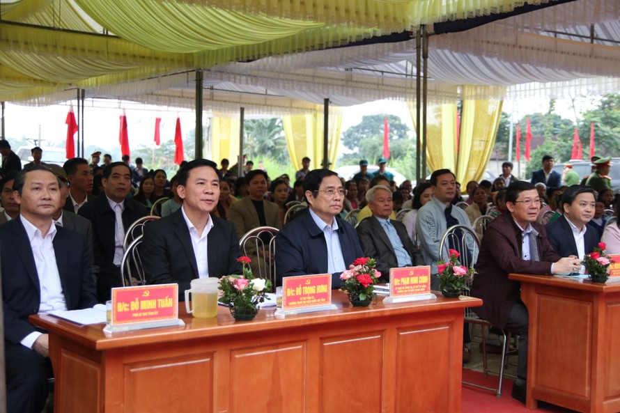 Đoàn đại biểu tham dự Ngày hội Đại đoàn kết toàn dân tộc Khu dân cư thôn Quảng Thắng, xã Thạch Quảng, huyện Thạch Thành, tỉnh Thanh Hoá.