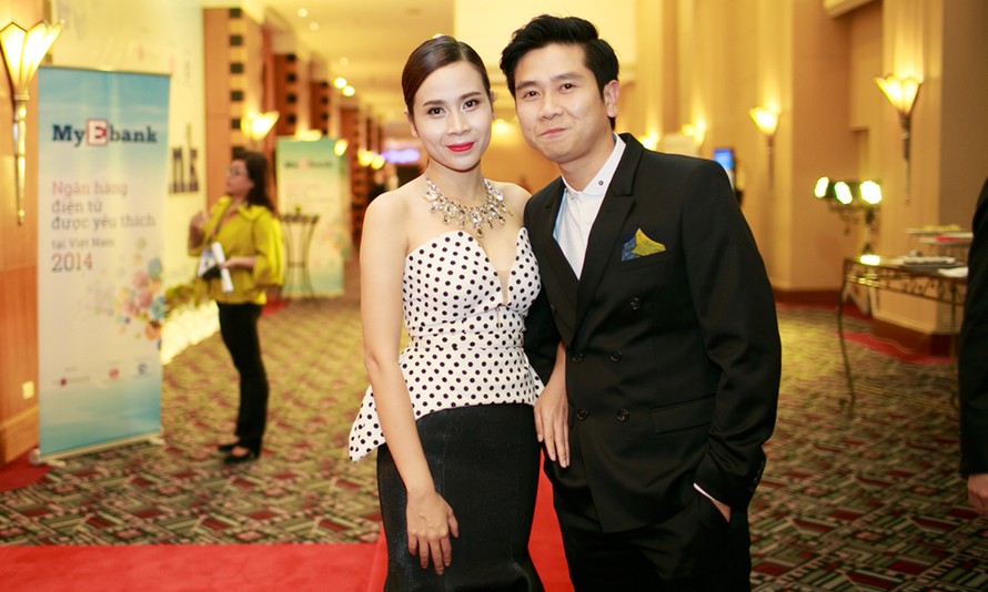 Lưu Hương Giang và Hồ Hoài Anh xuất hiện tại một sự kiện tối qua với phong cách thời trang lịch thiệp.