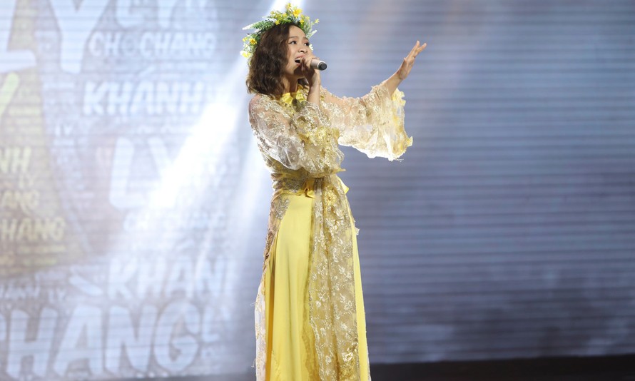 Khánh Vân mang âm nhạc dân gian đương đại kết hợp với chèo qua ca khúc mang tên "Chờ chàng".