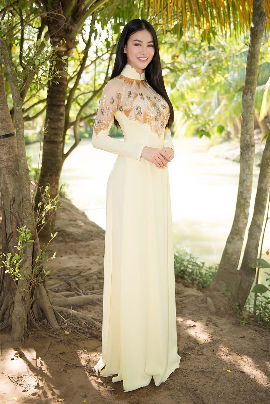 Hoa hậu Phương Khánh xinh đẹp với áo dài, trở thành Đại sứ du lịch tỉnh Bến Tre