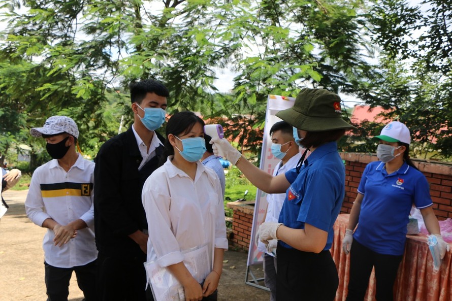 Kiểm tra y tế tại trường THPT Chu Văn An (TP Gia Nghĩa)